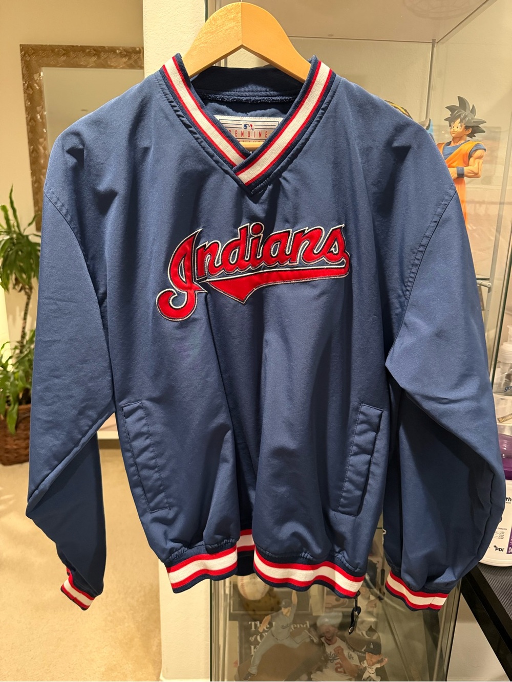 Size XL - VINTAGE Cleveland Indians Women’s Navy Pullover V-Neck Jacket